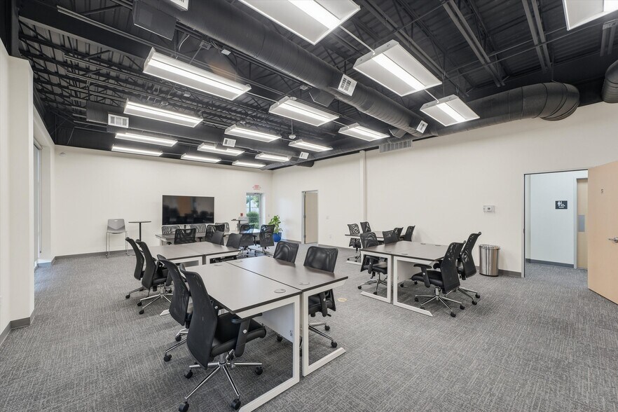 More Photos Of , Pearland Office For Sale