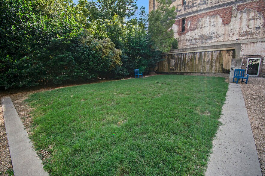 More Photos Of 1827 1st Ave N, Birmingham Apartments For Lease