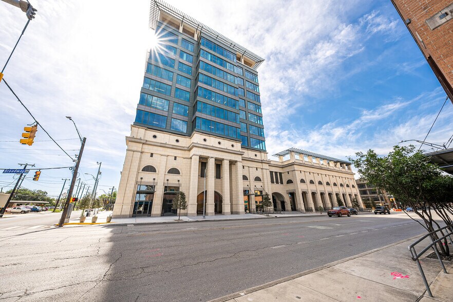 More Photos Of 1900 Broadway St, San Antonio Office For Lease