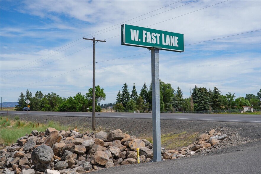 More Photos Of 10915 W Fast Ln, Airway Heights Specialty For Sale