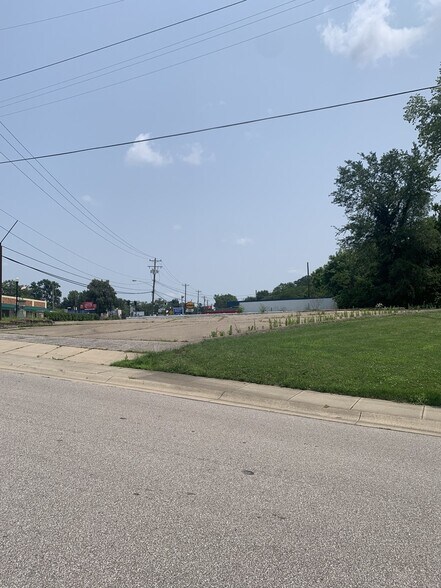 More Photos Of 6001 Wooster Pike, Cincinnati Land For Lease