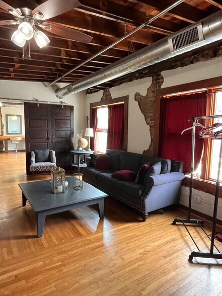 More Photos Of , Kansas City General Retail For Sale