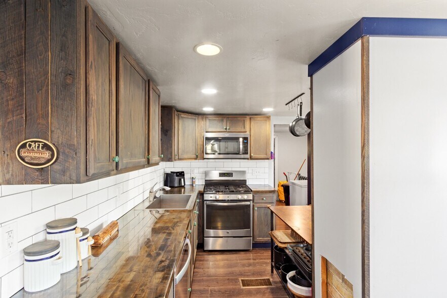 More Photos Of 701 Highway 50, Delta Office For Sale