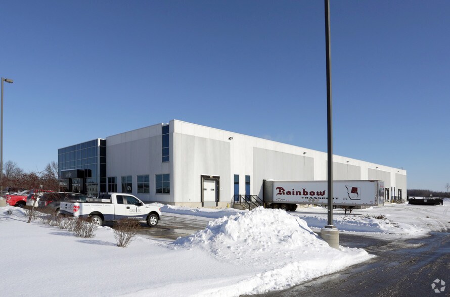 More Photos Of 565 Boxwood Dr, Cambridge Industrial For Sale