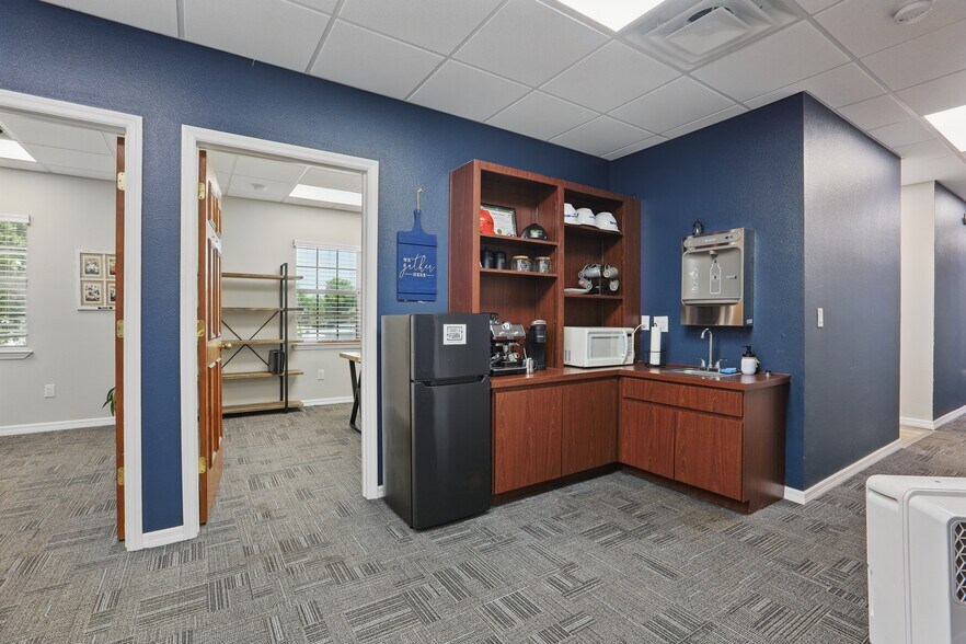 More Photos Of 5639 Hansel Ave, Orlando Medical For Lease