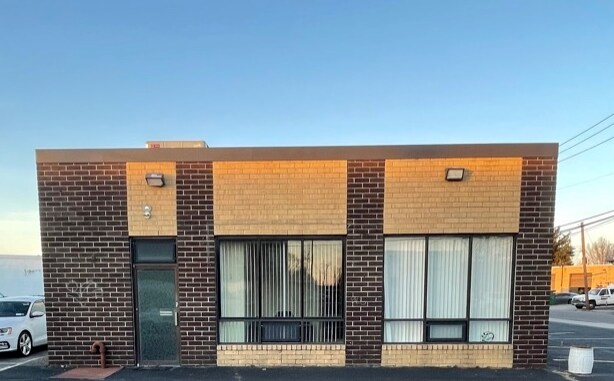 Primary Photo Of 47 Bethpage Rd, Hicksville Office For Lease