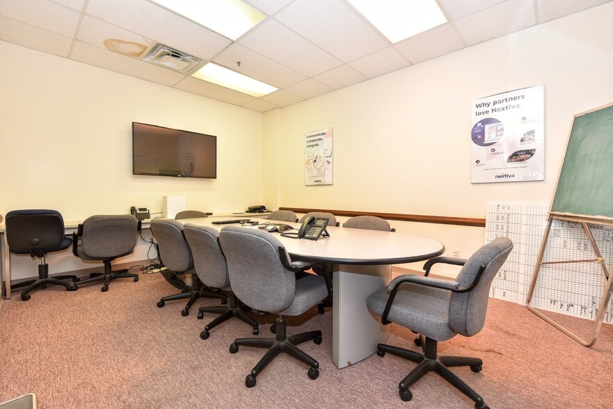 More Photos Of 230 West Parkway, Pompton Plains Flex For Sale