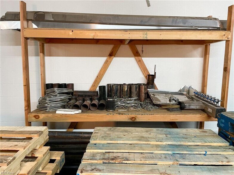 More Photos Of 8110 Lake Ave, Cleveland Manufacturing For Lease