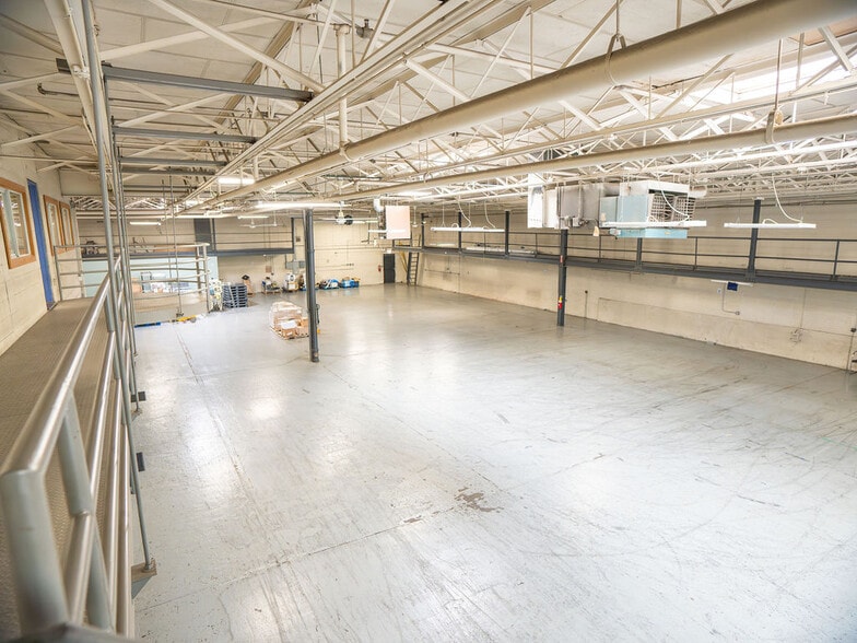 More Photos Of 2733 W Harrison St, Chicago Warehouse For Sale