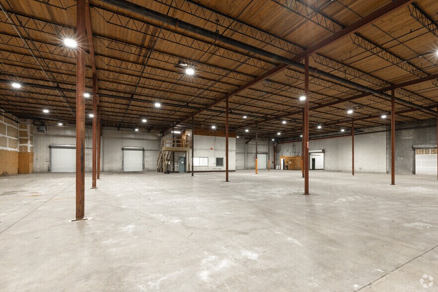 More Photos Of 3404 Moffett Rd, Mobile Distribution For Lease