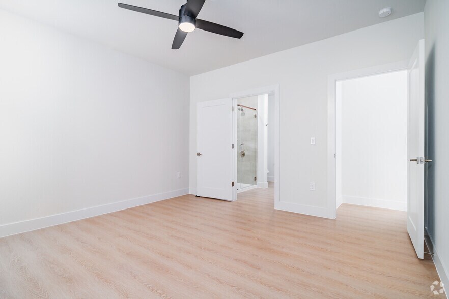 More Photos Of 7910 S New Braunfels, San Antonio Apartments For Lease