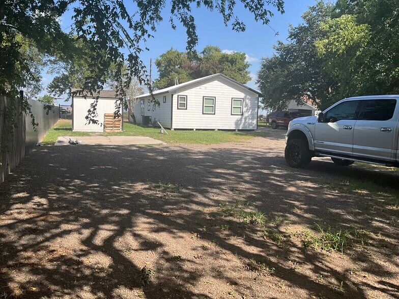 More Photos Of 21095 FM 362 Rd, Waller Flex For Sale