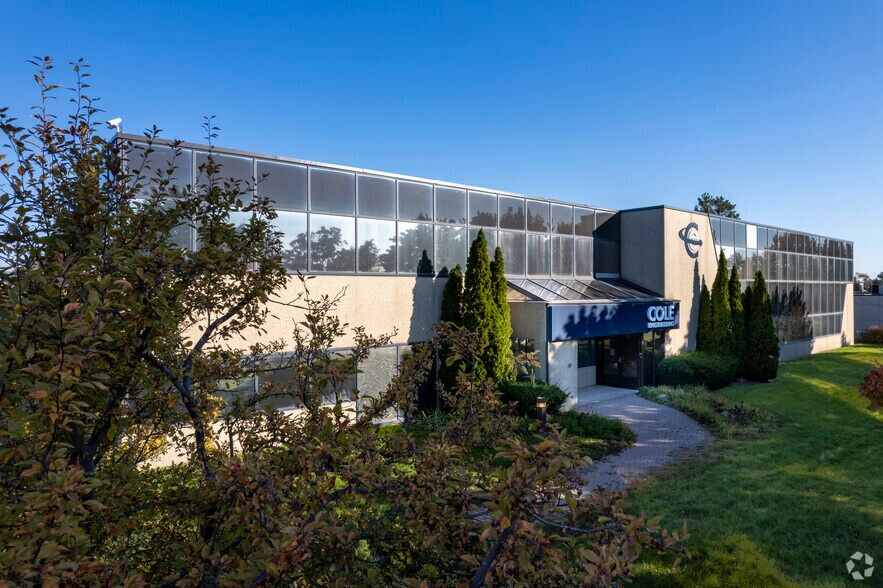 More Photos Of 70 Valleywood Dr, Markham Light Distribution For Lease
