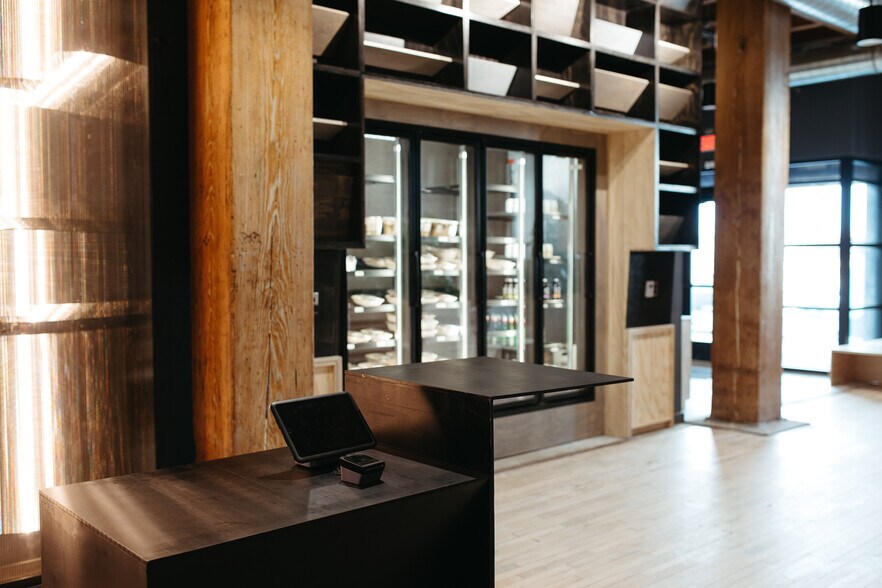 More Photos Of 1229 Millwork Ave, Omaha Office For Lease