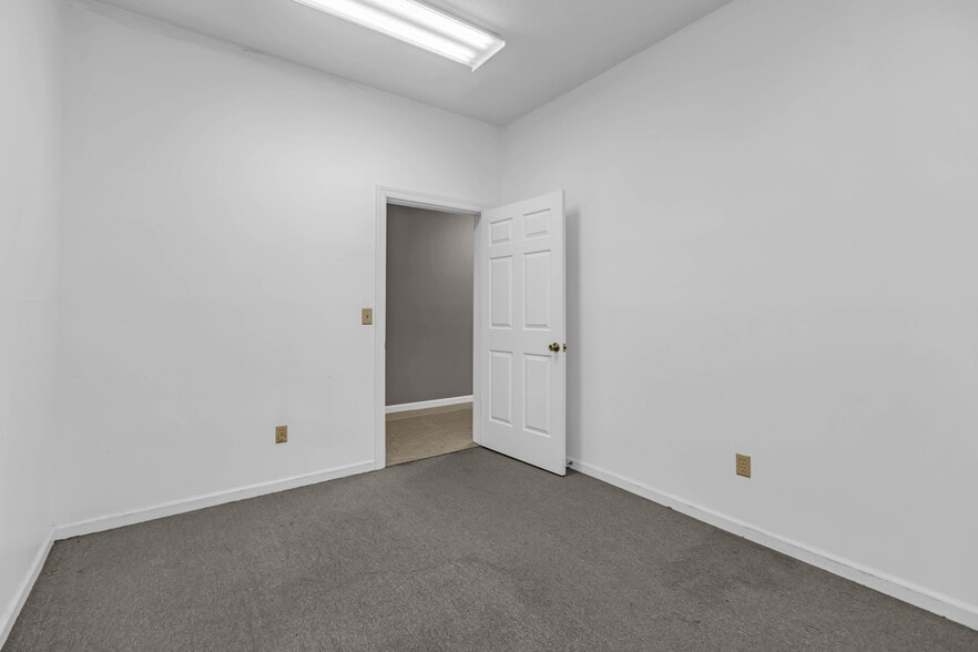 More Photos Of 5 Industrial Park Dr, Hendersonville Freestanding For Sale
