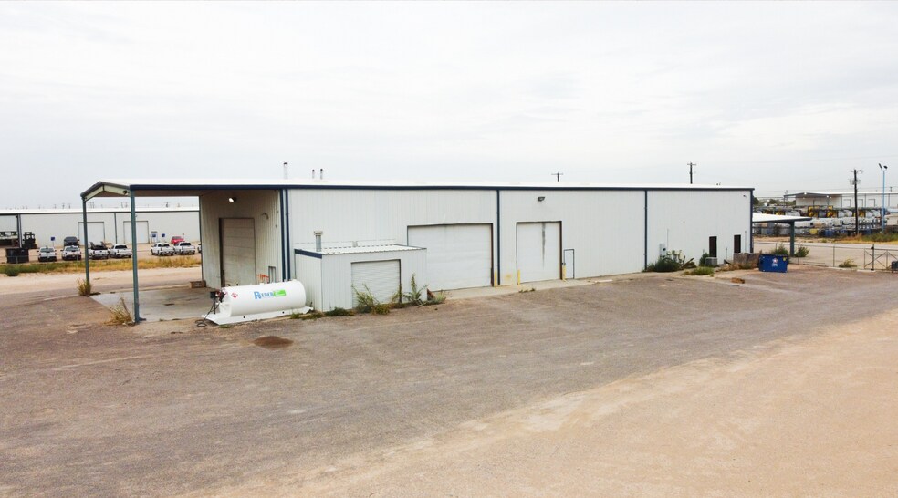 More Photos Of 8801 W County Road 127, Midland Warehouse For Lease