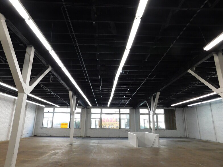 More Photos Of 406-414 W Pico Blvd, Los Angeles Storefront For Lease