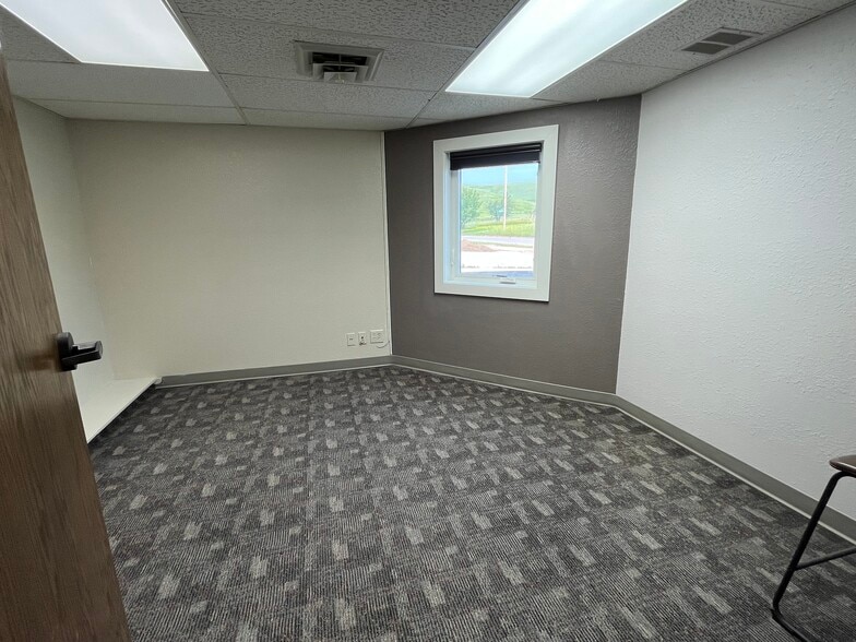 More Photos Of 811 E Saint Andrew St, Rapid City Medical For Lease