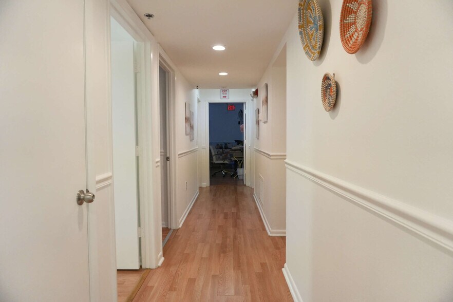 More Photos Of 1617 S Tuttle Ave, Sarasota Medical For Sale