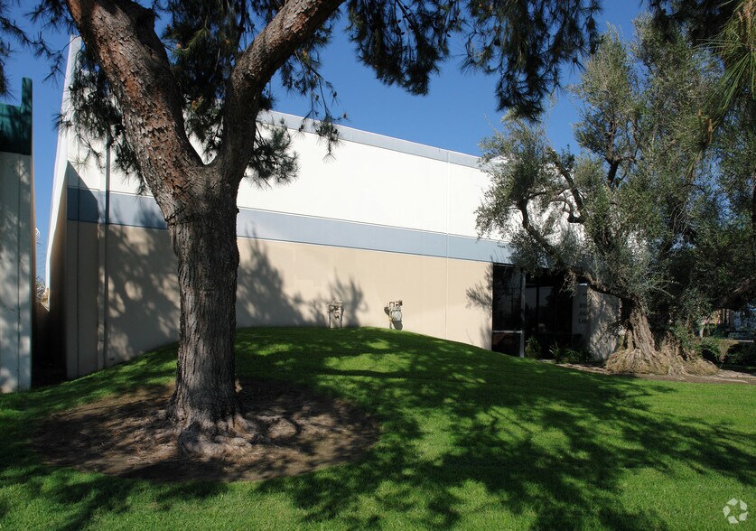 More Photos Of 13744 Monte Vista Ave, Chino Warehouse For Lease