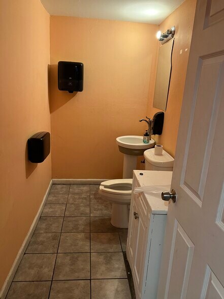 More Photos Of 2716 Dodson Ave, Chattanooga General Retail For Sale