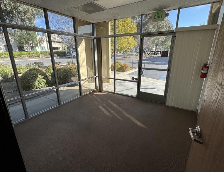More Photos Of 41680 Corporate Center Dr, Murrieta Manufacturing For Lease