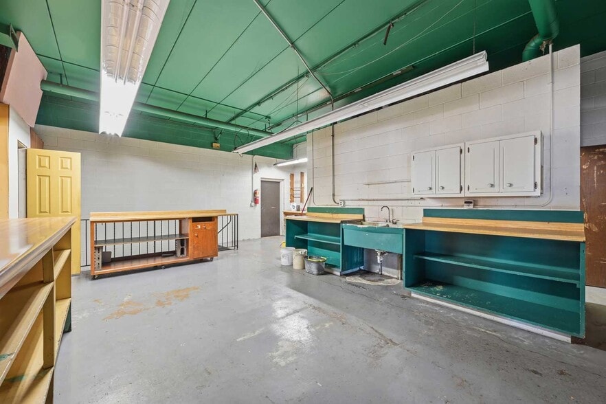 More Photos Of 112 Sommerville St S, Shakopee Freestanding For Sale