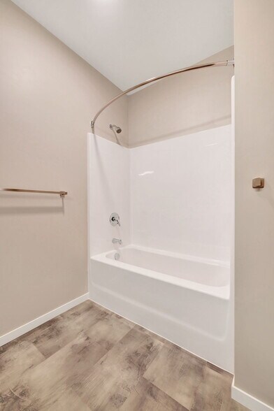 More Photos Of 176 Robert St S, Saint Paul Apartments For Lease