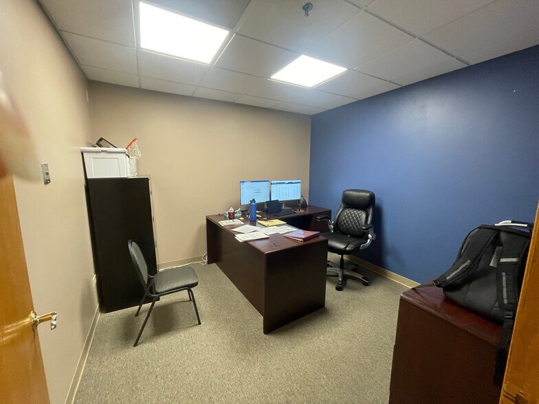 More Photos Of 650 Spring Hill Ring Rd, West Dundee Medical For Lease