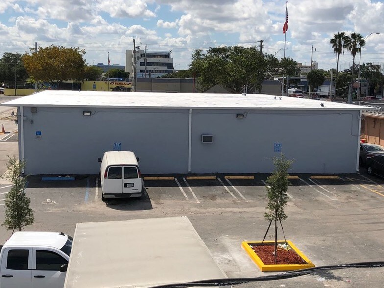 More Photos Of 265-275 NE 166th St, Miami Flex For Lease