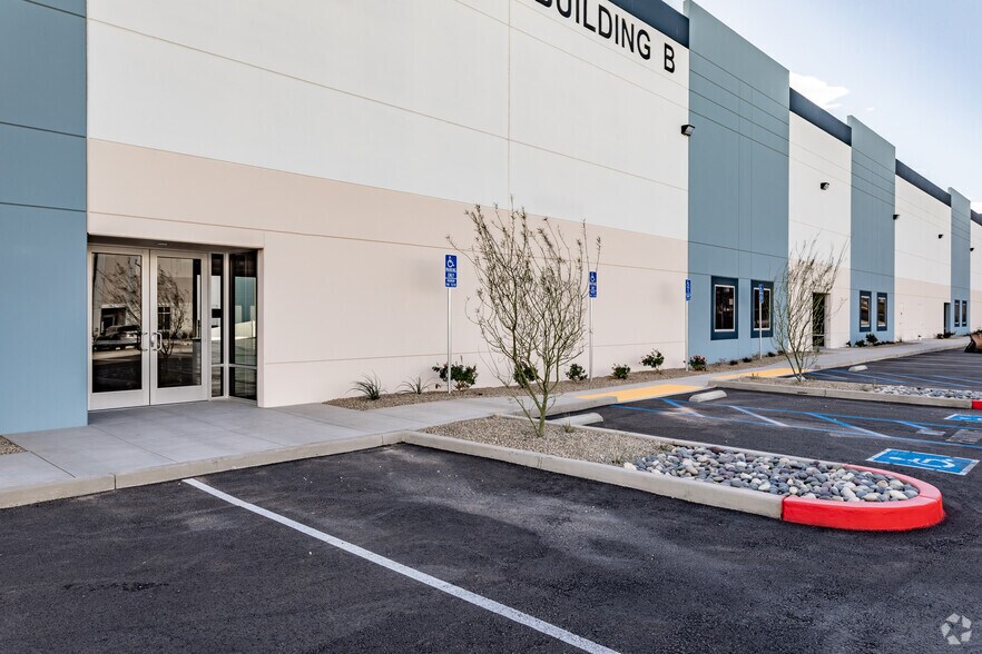 More Photos Of 1774 Pan American St, Calexico Warehouse For Lease