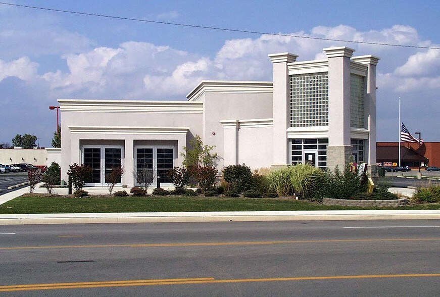More Photos Of 4008 W Bethel Ave, Muncie Medical For Sale