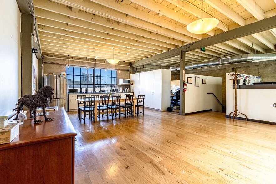 More Photos Of 329-331 Jefferson St, Oakland Office For Lease