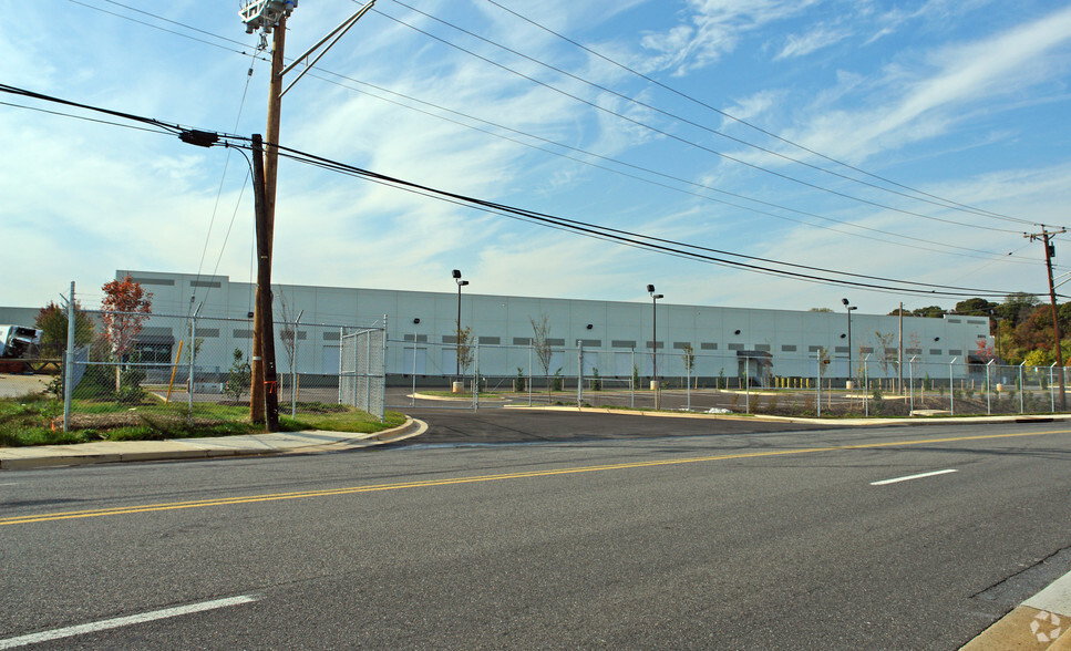 Primary Photo Of 3301 Pennsy Dr, Landover Warehouse For Lease