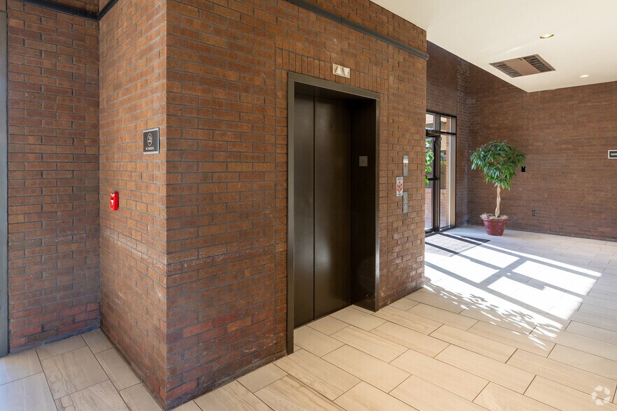 More Photos Of 12150-12200 E Briarwood Ave, Centennial Office For Lease