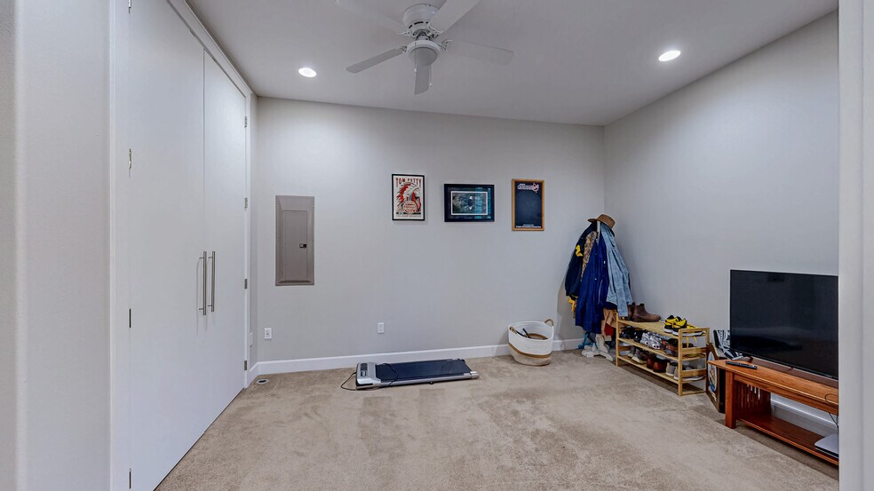 More Photos Of 139 N Grand Ave, Pullman Apartments For Sale