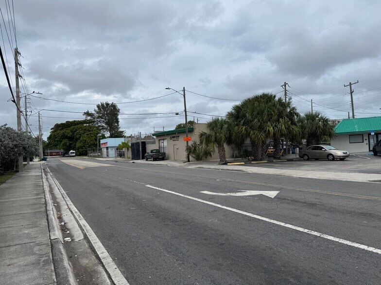 More Photos Of 177 Phippen-waiters Rd, Dania Light Manufacturing For Sale