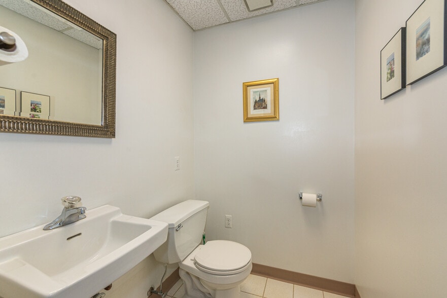 More Photos Of 59 E Mill Rd, Long Valley Office For Sale