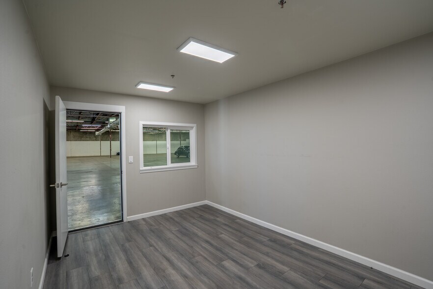 More Photos Of 3403 W 7th Ave, Eugene Manufacturing For Lease