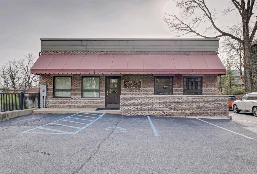 More Photos Of 805-807 N College Ave, Bloomington Medical For Sale