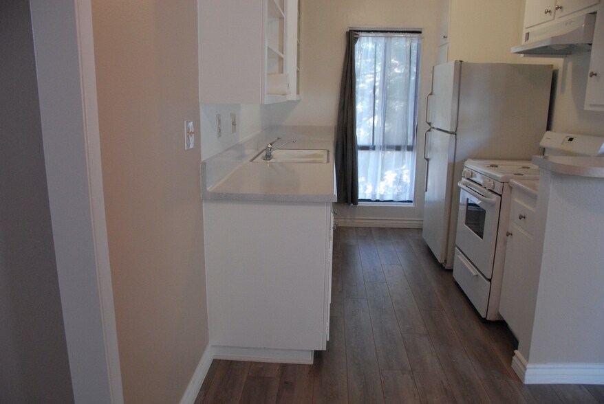 More Photos Of 10940 Hesby St, North Hollywood Apartments For Sale