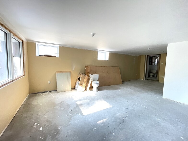 More Photos Of 205 Brooklea Dr, Fayetteville Office Residential For Sale