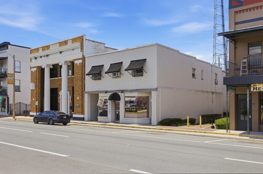 More Photos Of 61 N Central Ave, Umatilla Storefront Retail Office For Sale