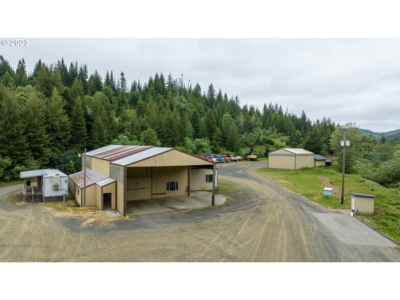 More Photos Of 94755 Quiet Valley Ln, Myrtle Point Warehouse For Lease