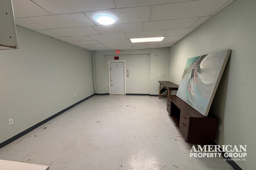 More Photos Of 2695 Tamiami Trl, Port Charlotte Storefront For Lease