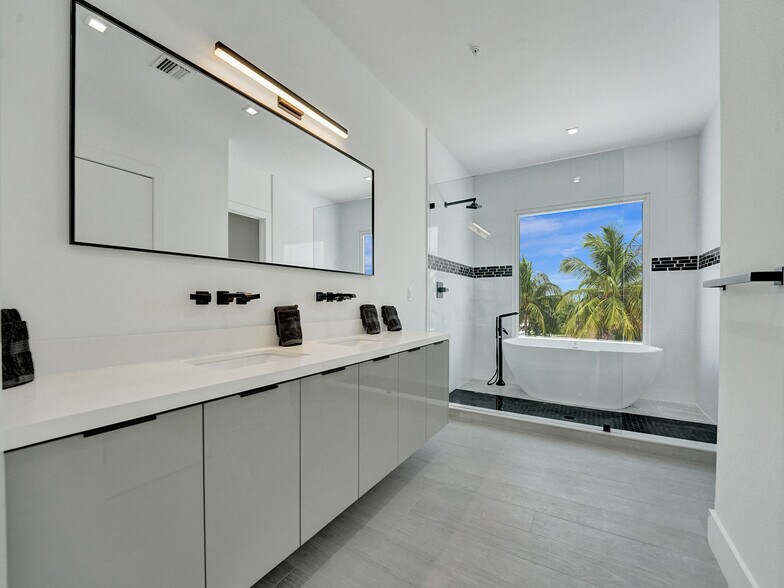 More Photos Of 1220-1226 NE 15th Ave, Fort Lauderdale Apartments For Sale