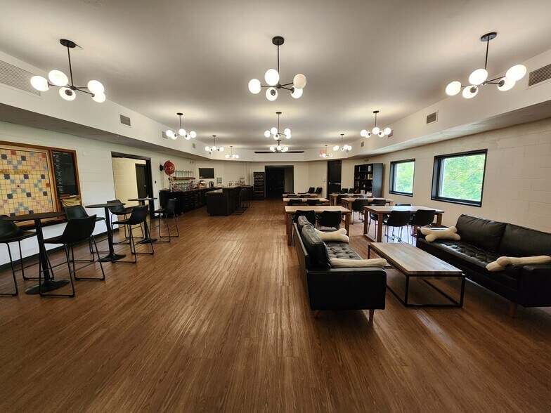 More Photos Of 501 Howell Rd, Greenville Office For Lease