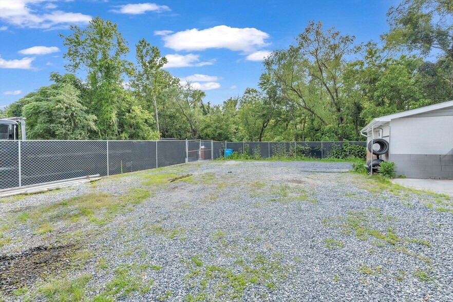 More Photos Of 1474 Peters Creek Rd NW, Roanoke Auto Repair For Sale