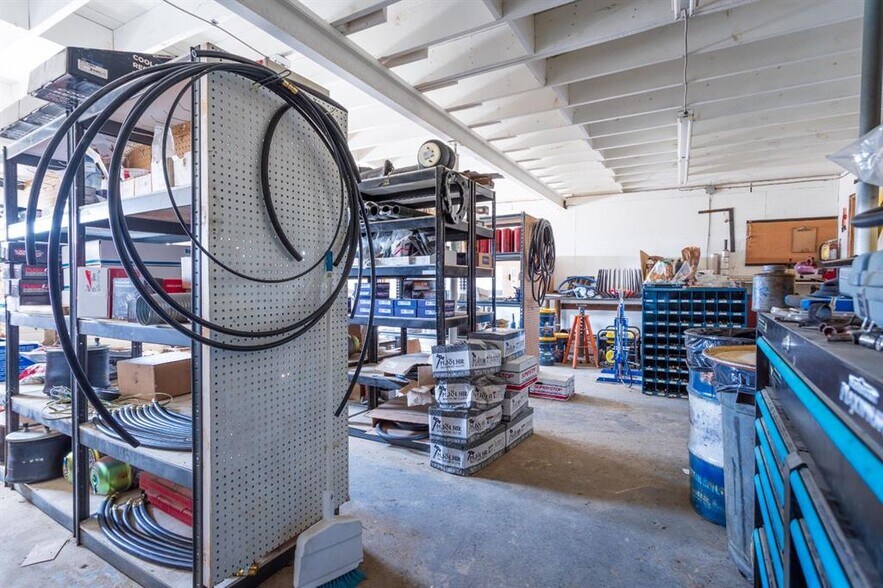 More Photos Of 310 Williams Industrial Dr, Neilburg Service For Sale