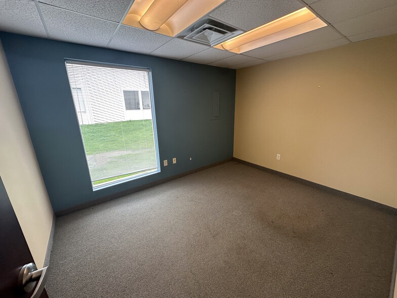 More Photos Of 121 Erie Canal Dr, Rochester Office For Sale